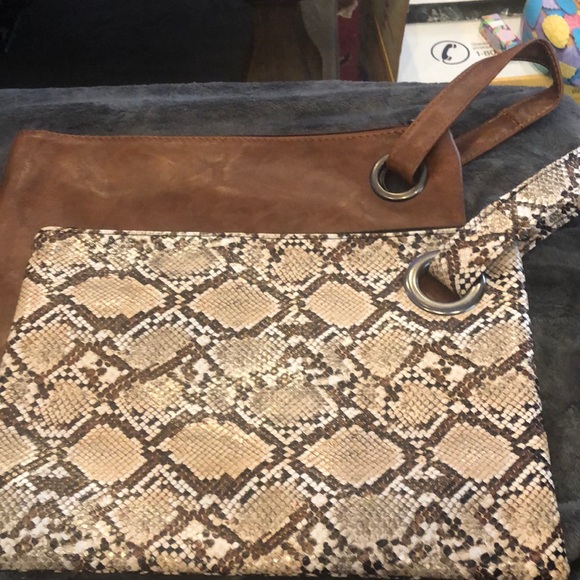 Cute Clutch bag in snakeskin - Picture 8 of 15